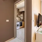 Unique Sapphire 33 Apartament