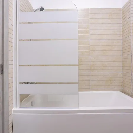 Unique Sapphire 33 * Бухарест