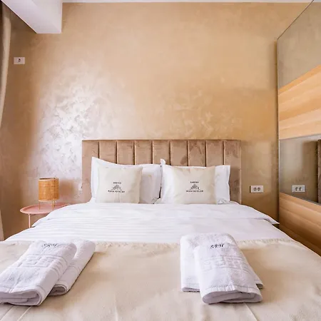 Unique Sapphire 33 Апартаменты