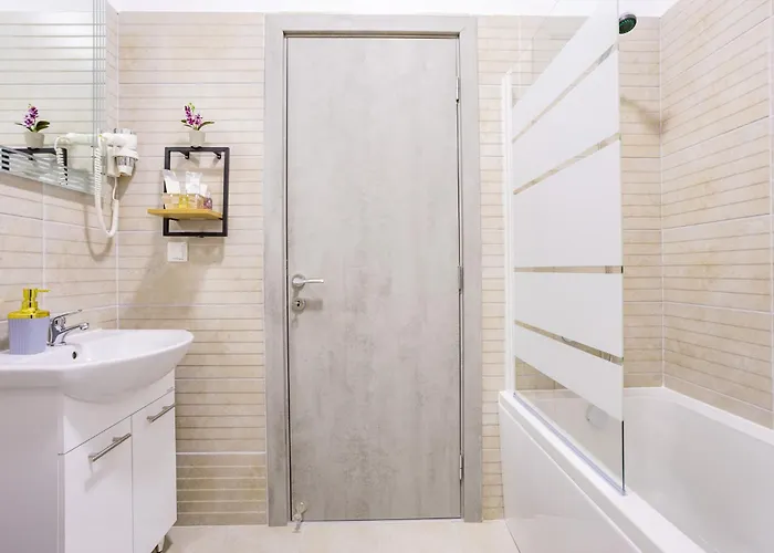 Unique Sapphire 33 Apartament