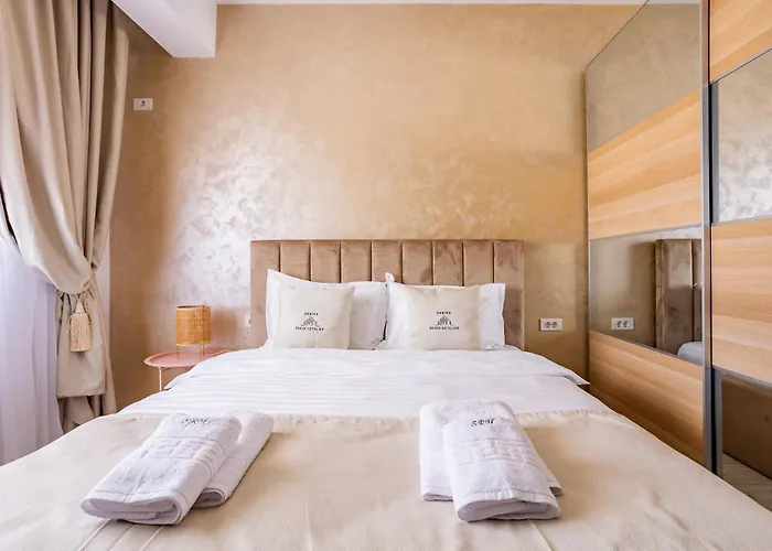 Unique Sapphire 33 Apartament