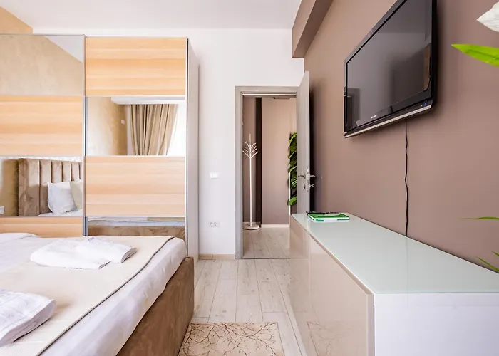 Unique Sapphire 33 * Bucharest